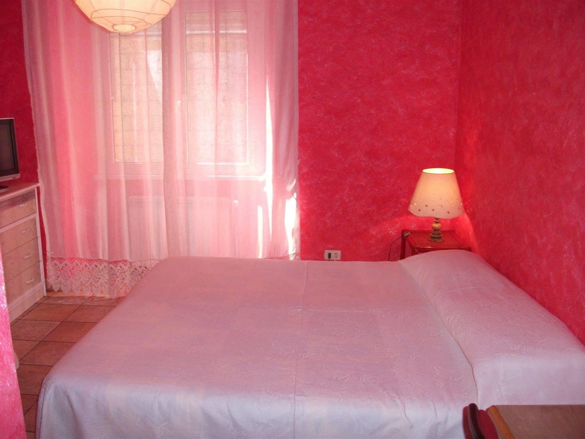 Max House Bed and Breakfast Rom Exteriör bild